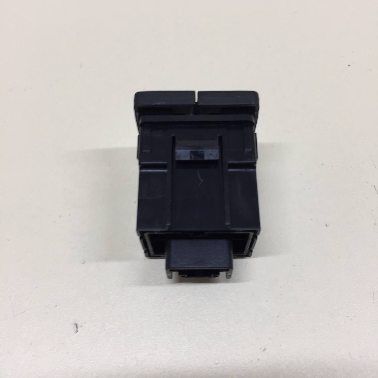 Кнопка многофункциональная Toyota Rav 4 (XA40) 2013-2019 Кнопка многофункциональная Toyota Rav 4 (XA40) 2013-2019