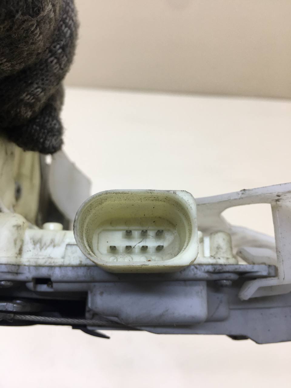 Замок двери задней правой Volkswagen Passat B7 2011-2015