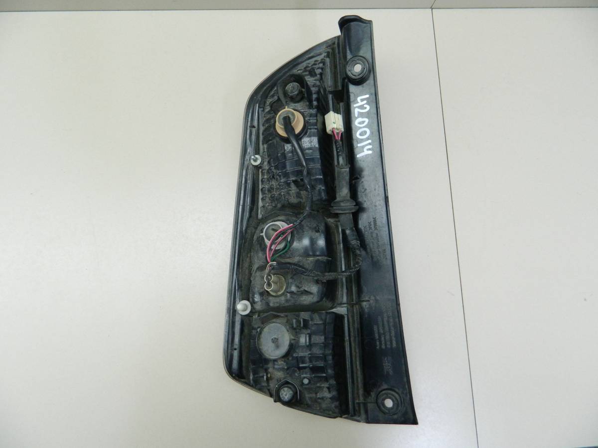 Фонарь задний правый Daihatsu Boon (M300) 2004-2010