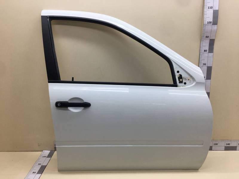 Дверь передняя правая Lada Granta 2011> Дверь передняя правая Lada Granta 2011>