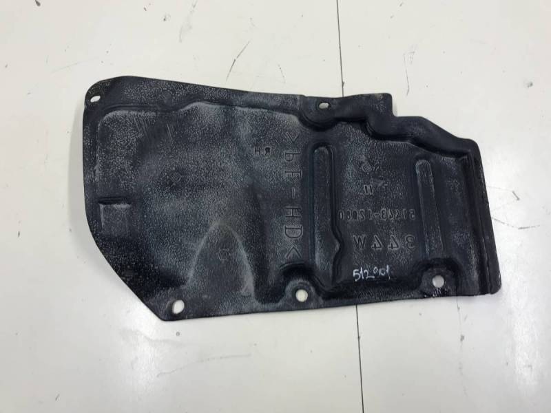 Пыльник двигателя нижний правый Toyota Corolla E150 2006-2013