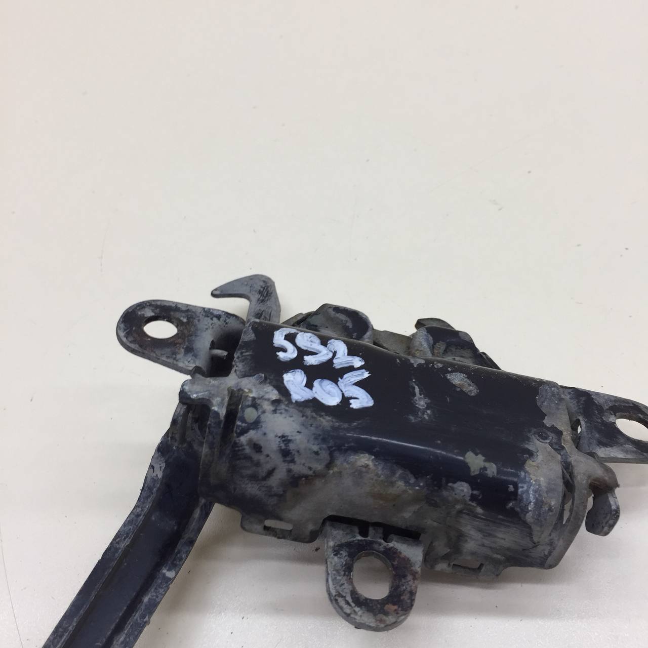 Замок капота Toyota Camry (XV30) 2001-2006