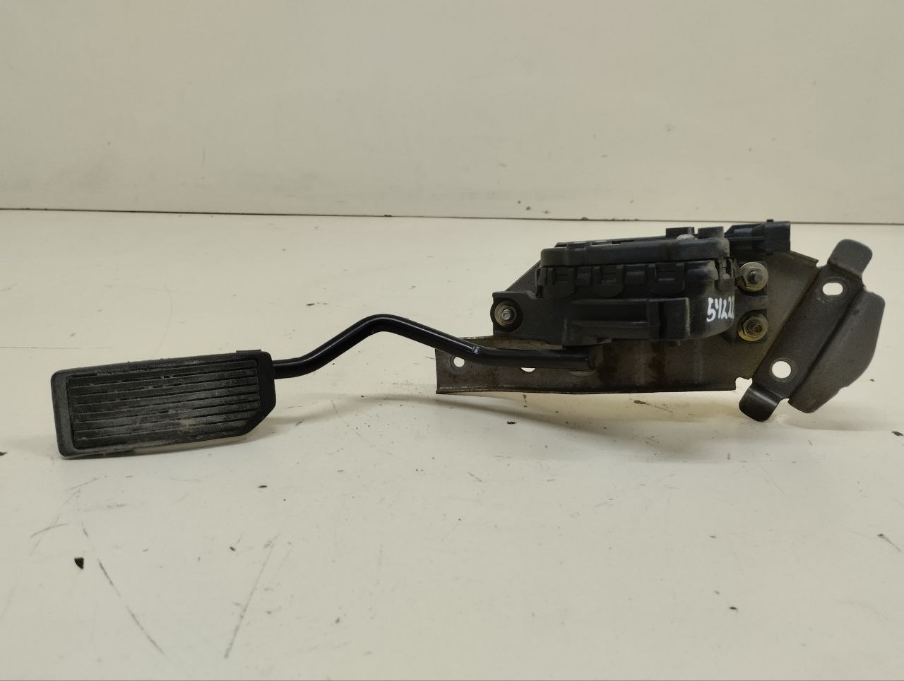 Педаль газа Nissan Almera (N16) 2000-2006 Педаль газа Nissan Almera (N16) 2000-2006