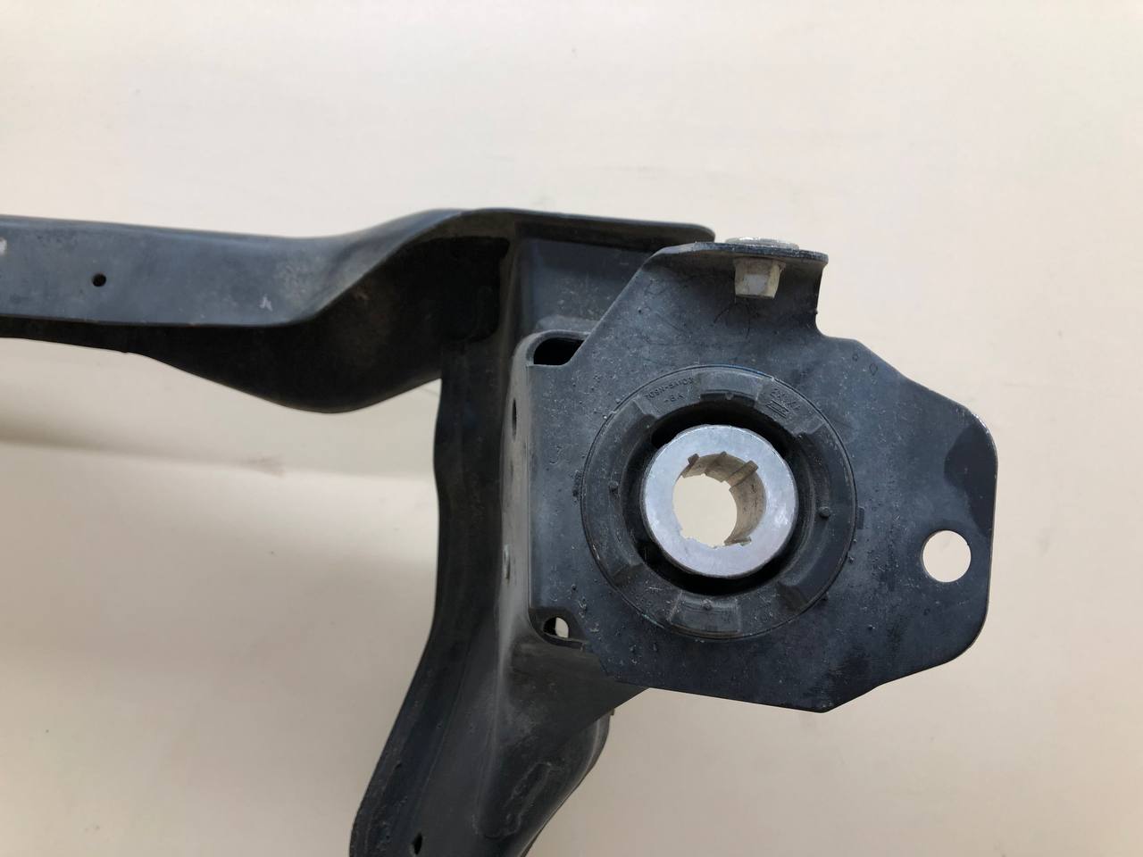 Балка подмоторная Volvo V60 2010-2013