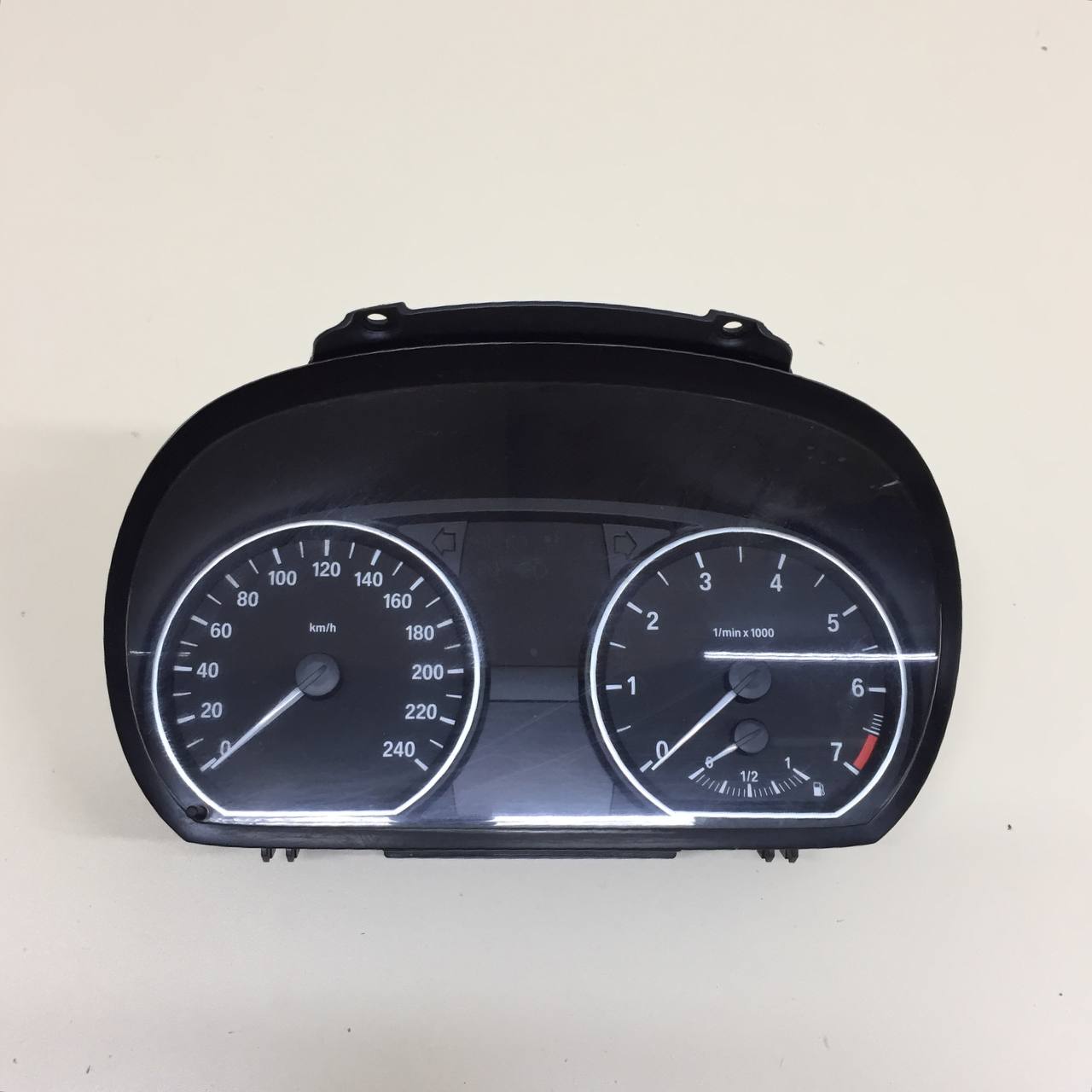 Панель приборов BMW 1-series E87/E81 2004-2011 Панель приборов BMW 1-series E87/E81 2004-2011