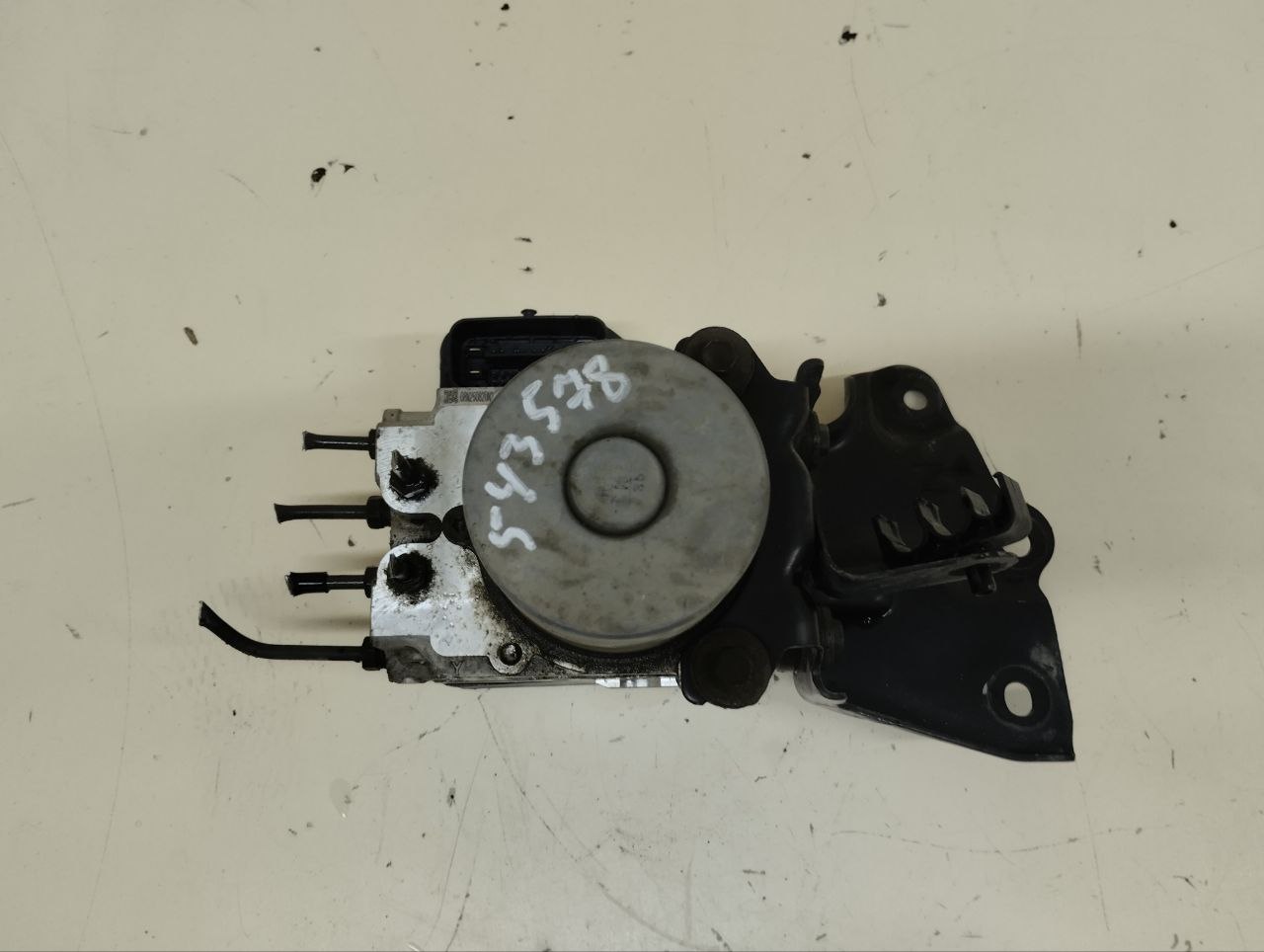 Блок ABS (насос) Toyota Rav 4 (A30) 2006-2013
