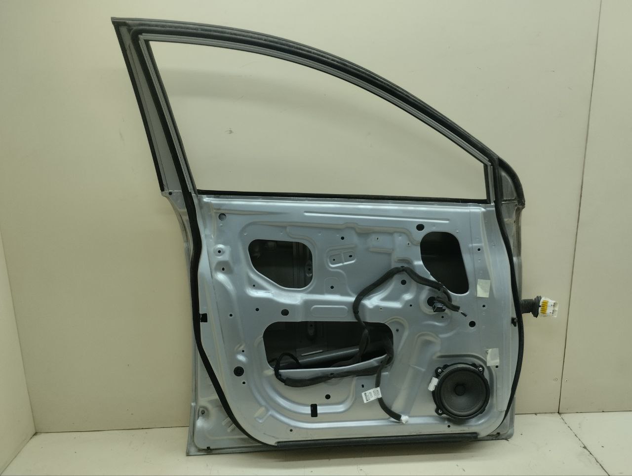 Дверь передняя левая Chevrolet Captiva (C140) 2011-2016 Дверь передняя левая Chevrolet Captiva (C140) 2011-2016