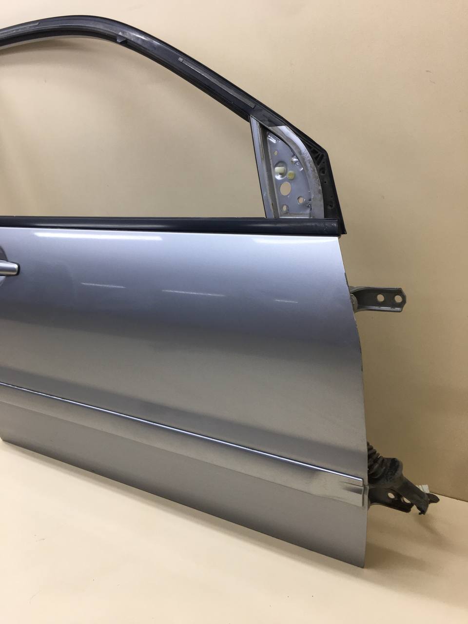 Дверь передняя правая Mitsubishi Lancer 9 (CS/Classic) 2000-2011 Дверь передняя правая Mitsubishi Lancer 9 (CS/Classic) 2000-2011