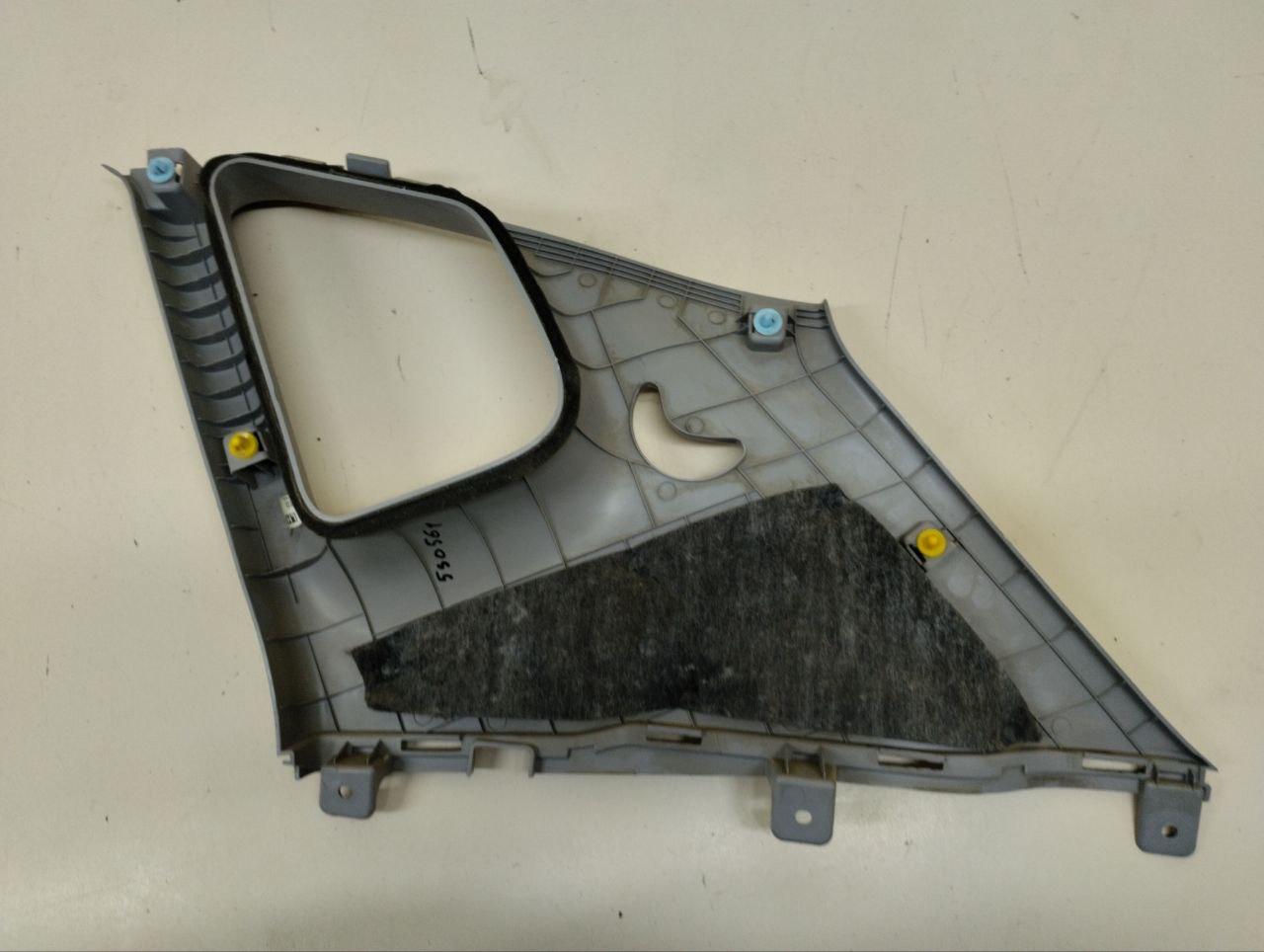 Обшивка стойки Kia Venga (YN) 2010-2017