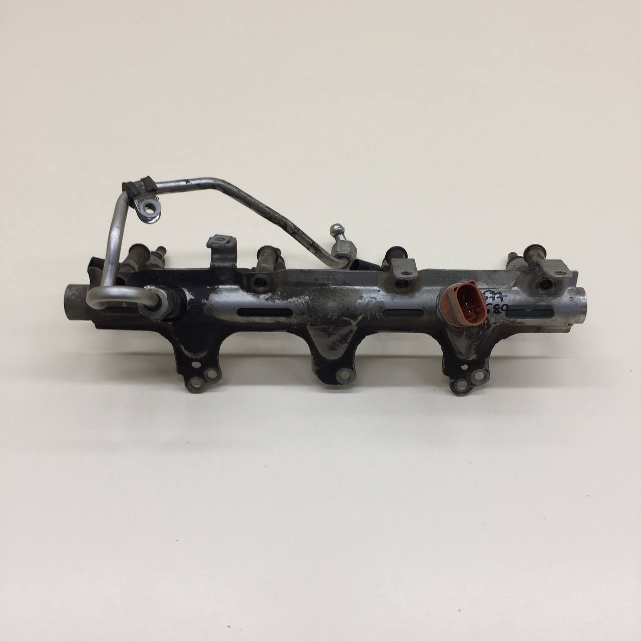Рейка топливная (рампа) Volkswagen Tiguan (5N1) 2007-2011 Рейка топливная (рампа) Volkswagen Tiguan (5N1) 2007-2011