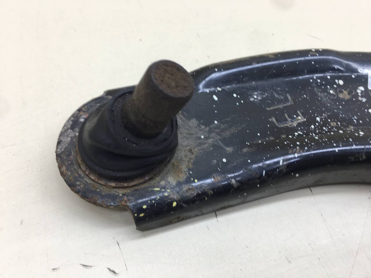 Рычаг передний левый Nissan Tiida (C11) 2007-2014