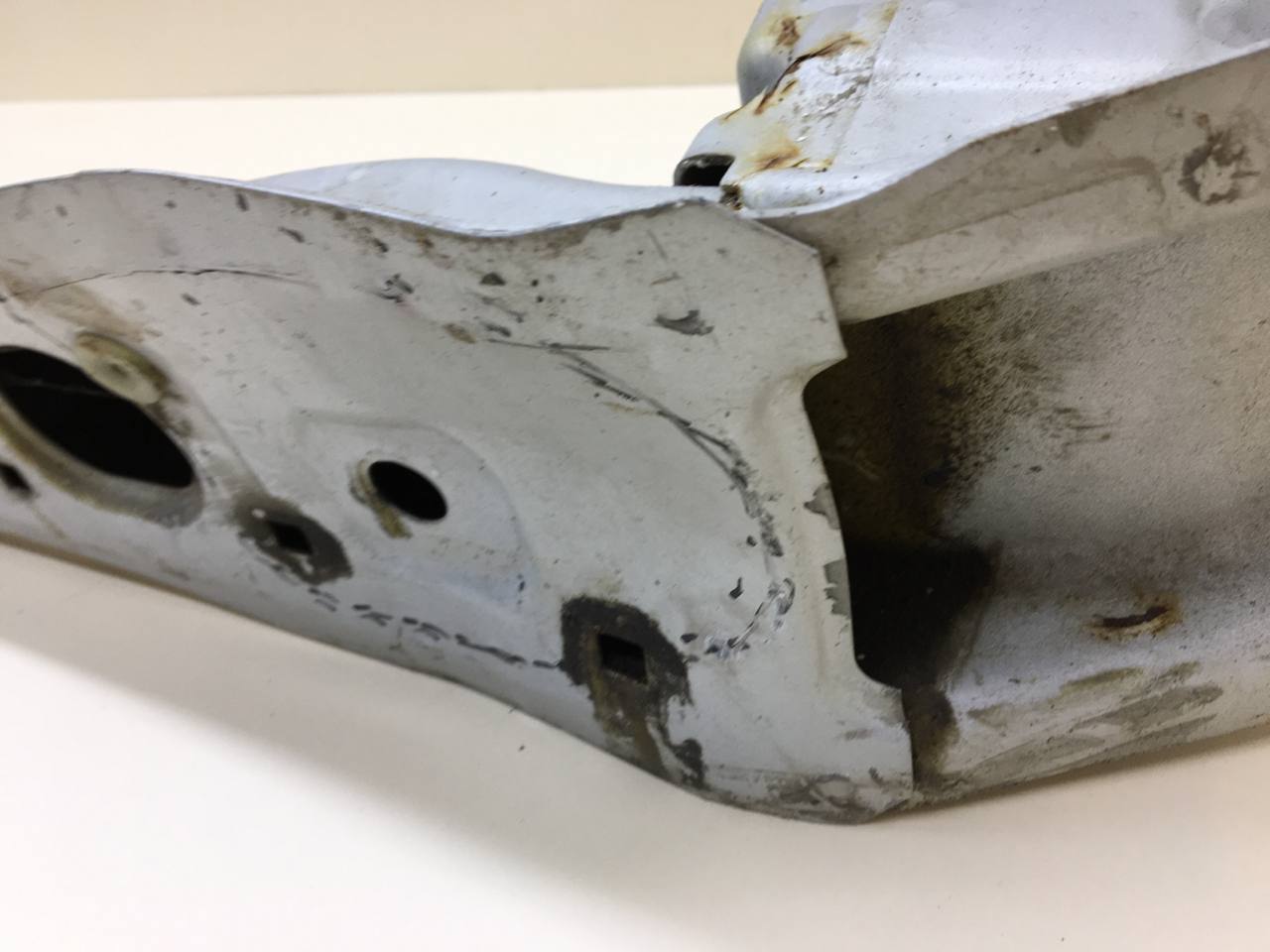 Усилитель переднего бампера Ford Focus 3 2011>