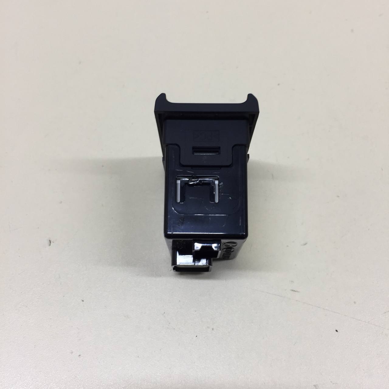 Разъем (USB AUX) Kia Cerato (BD) 2018-2022 Разъем (USB AUX) Kia Cerato (BD) 2018-2022