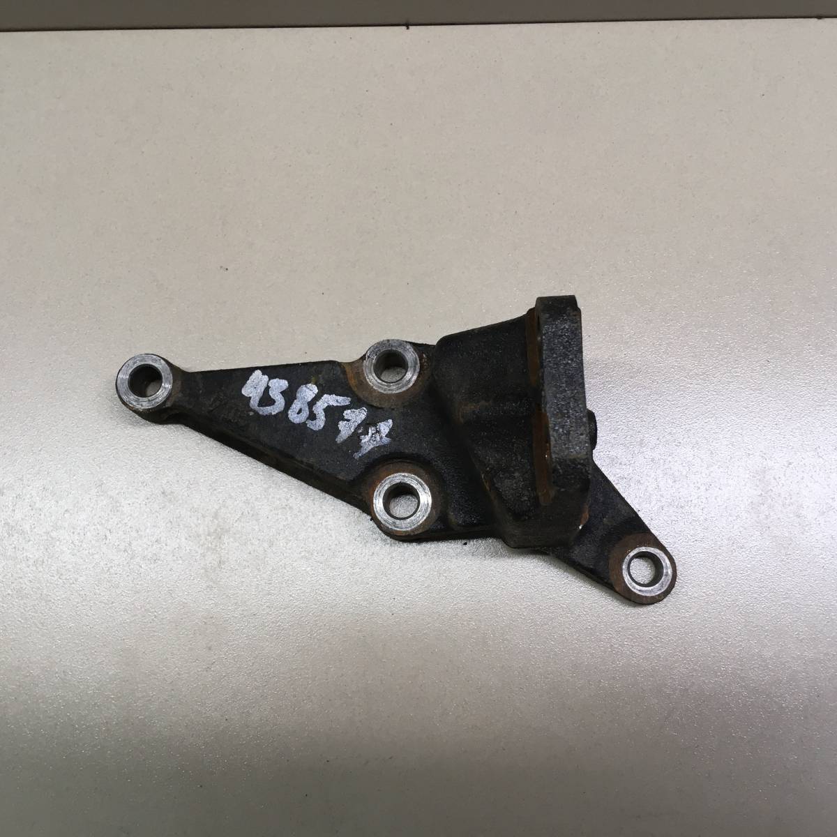 Кронштейн двигателя правый Toyota Allex 2001-2006