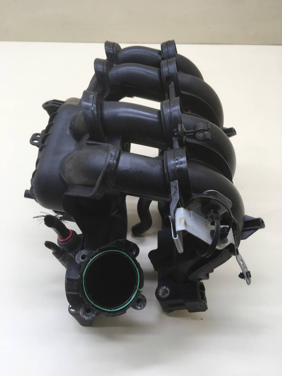 Коллектор впускной Ford Focus 3 2011> Коллектор впускной Ford Focus 3 2011>