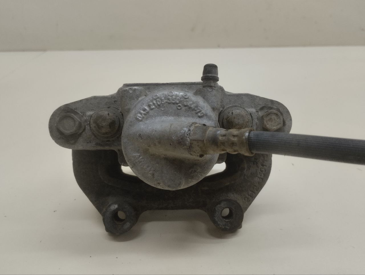 Суппорт передний правый Lada Granta 2011>