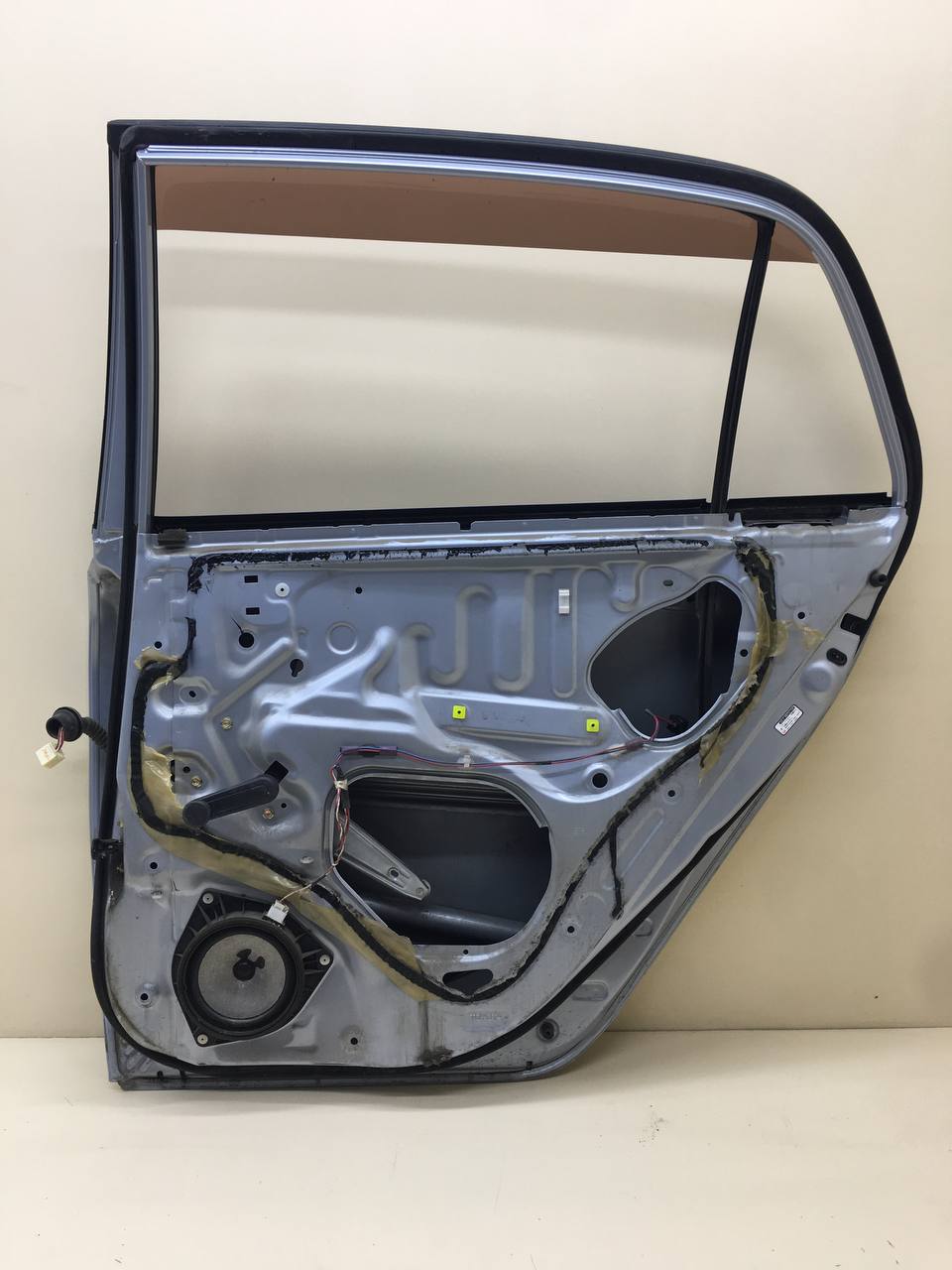Дверь задняя правая Toyota Corolla E120 2001-2007