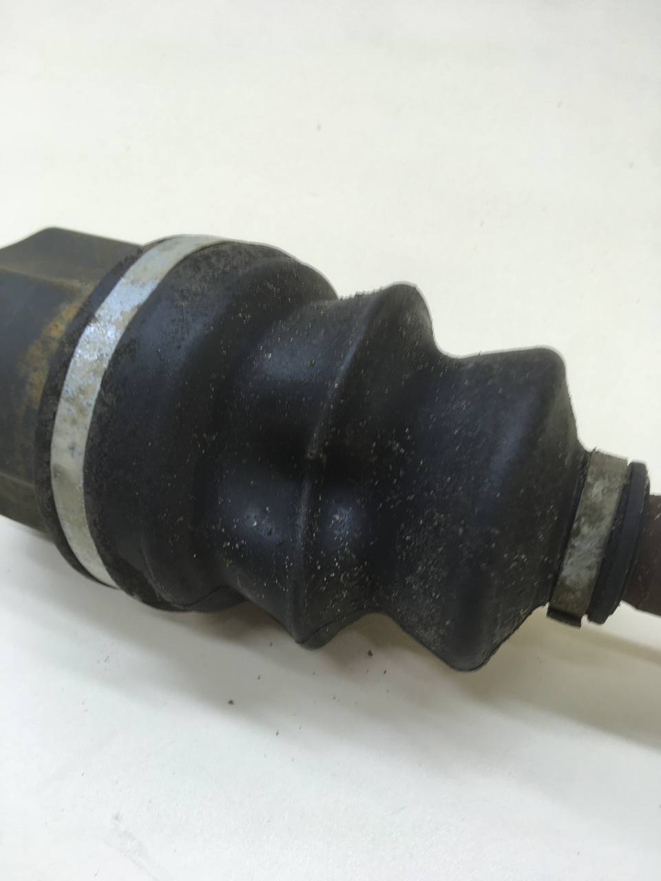Полуось передняя левая Ford Focus 2 (DA) 2005-2008 Полуось передняя левая Ford Focus 2 (DA) 2005-2008