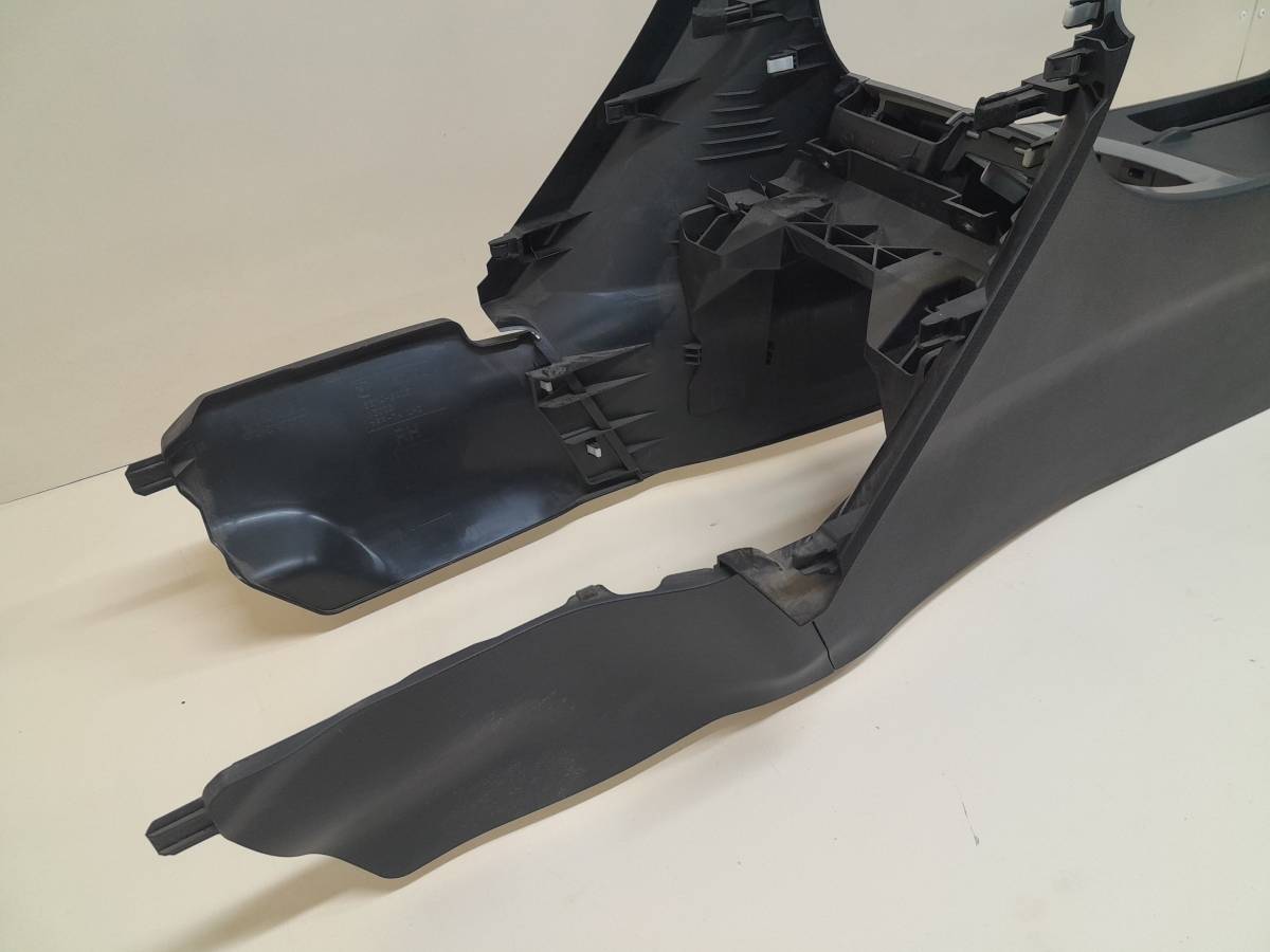 Консоль центральная Mazda Mazda 3 (BL) 2009-2013