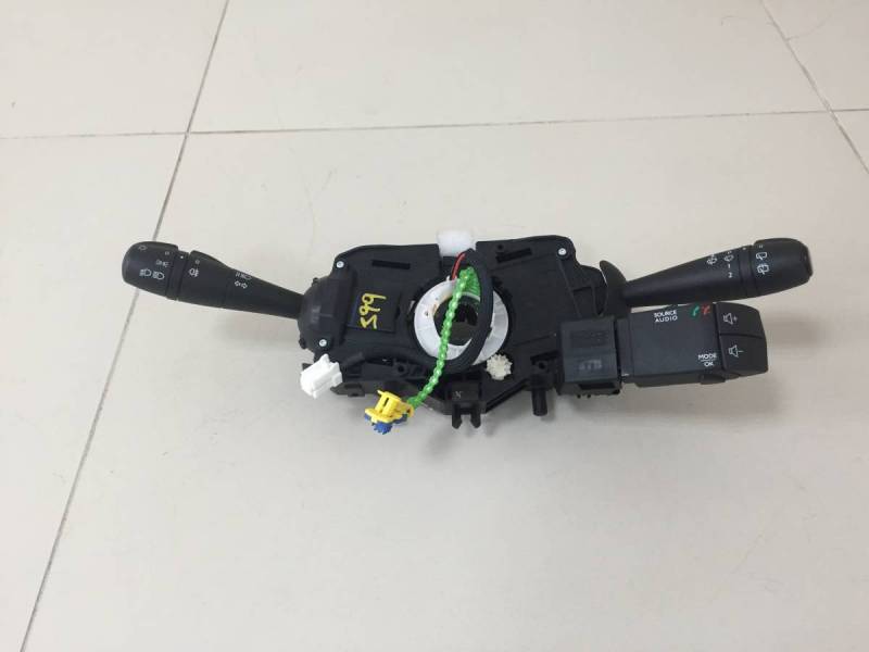 Переключатель подрулевой в сборе Renault Duster (HSA, HSM) 2012>