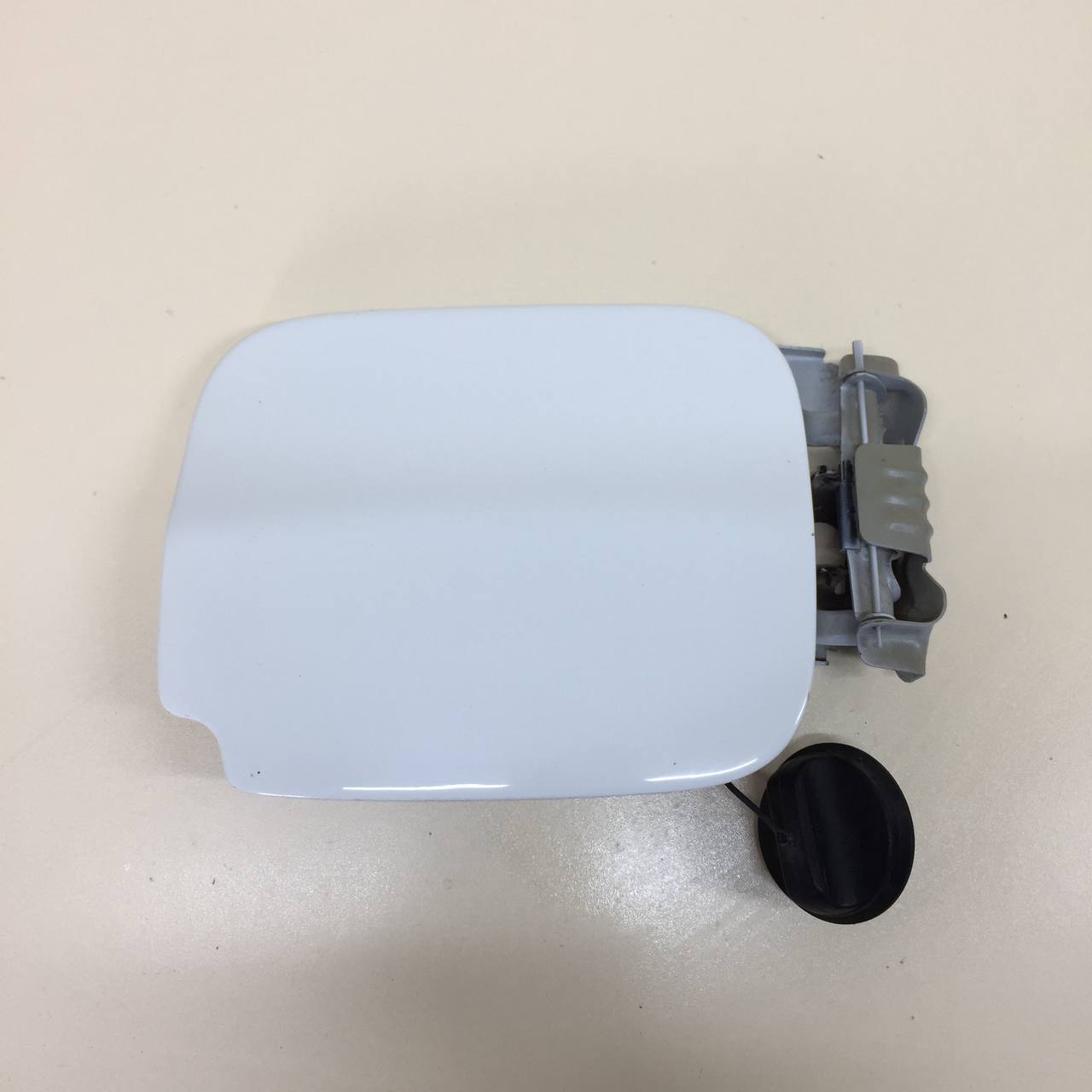 Лючок бензобака Renault Duster (HSA, HSM) 2012> Лючок бензобака Renault Duster (HSA, HSM) 2012>