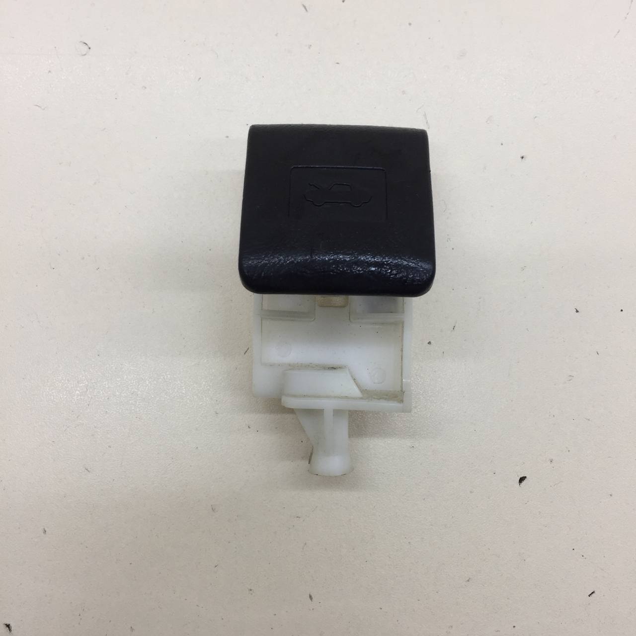 Ручка открывания капота Toyota Corolla E150 2006-2013 Ручка открывания капота Toyota Corolla E150 2006-2013