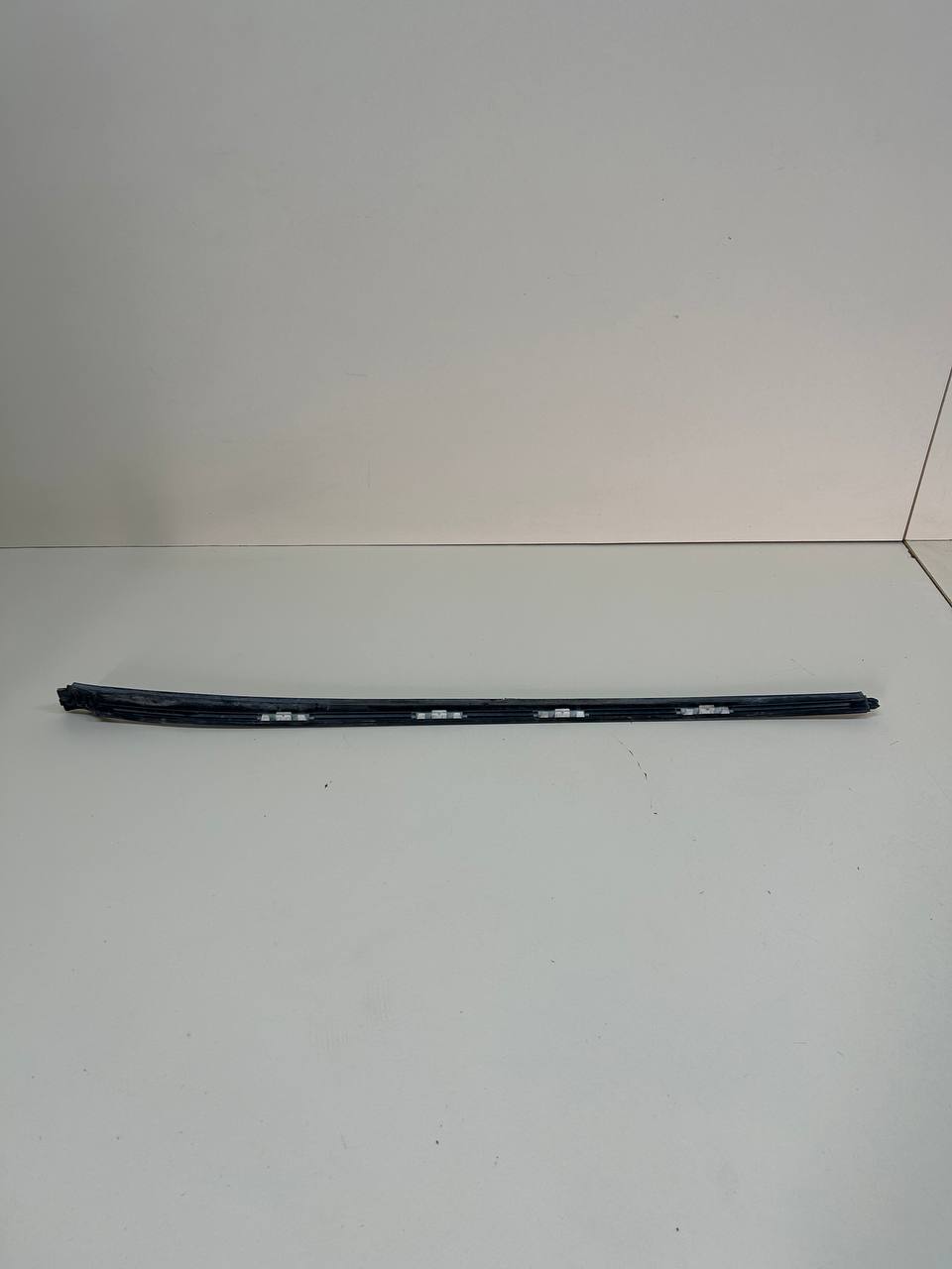 Молдинг лобового стекла Hyundai Sonata 6 (YF) 2010-2014