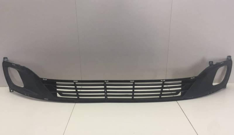 Решетка в бампер центральная Kia Venga (YN) 2010-2017