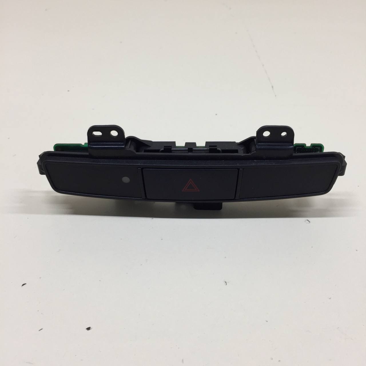 Кнопка аварийной сигнализации Mitsubishi Lancer X (CX, CY) 2007> Кнопка аварийной сигнализации Mitsubishi Lancer X (CX, CY) 2007>