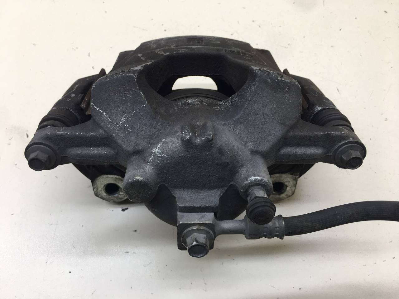 Суппорт передний правый Chevrolet Cruze (J300) 2009-2016