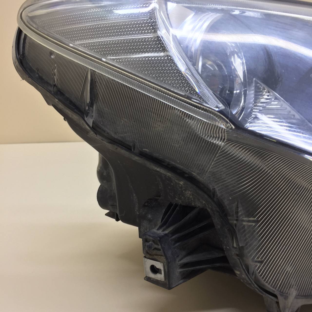 Фара правая Toyota Rav 4 (XA40) 2013-2019