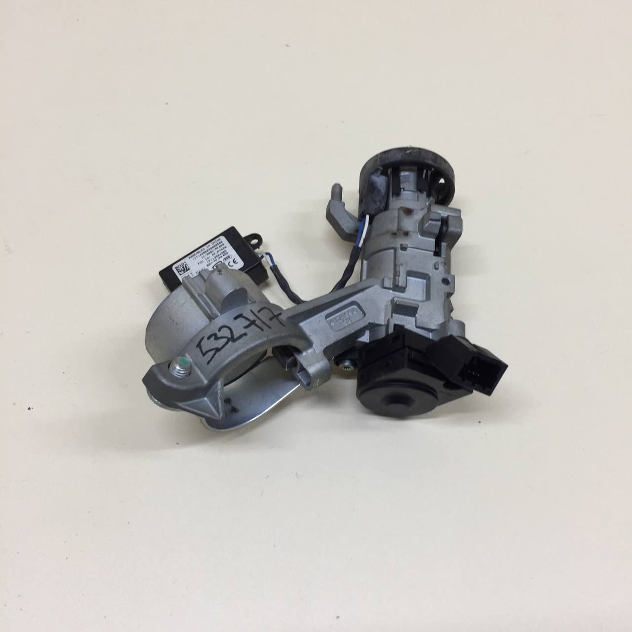 Замок зажигания Chevrolet Cruze (J300) 2009-2016 Замок зажигания Chevrolet Cruze (J300) 2009-2016