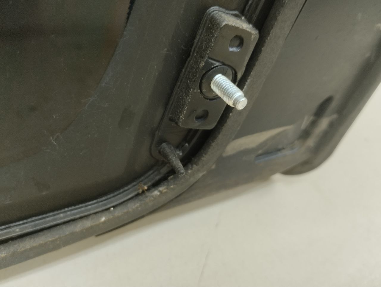 Стекло кузовное глухое левое Chevrolet Captiva (C140) 2011-2016 Стекло кузовное глухое левое Chevrolet Captiva (C140) 2011-2016