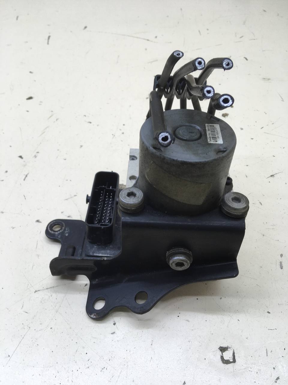 Блок ABS (насос) Hyundai Tucson (TL) 2015-2021 Блок ABS (насос) Hyundai Tucson (TL) 2015-2021