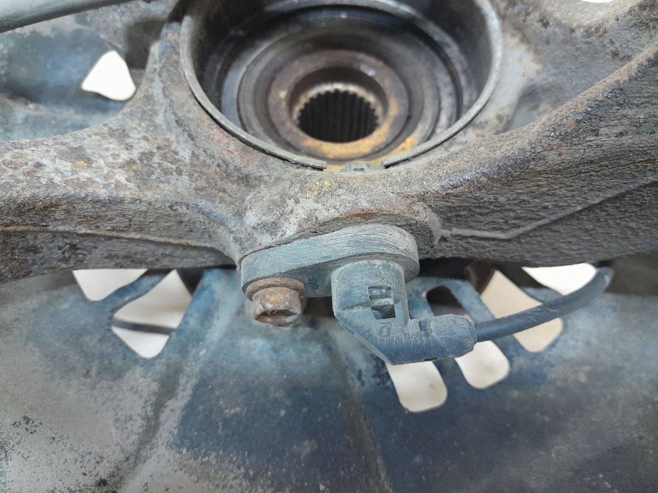 Кулак поворотный передний правый Toyota Camry (V50) 2011-2017