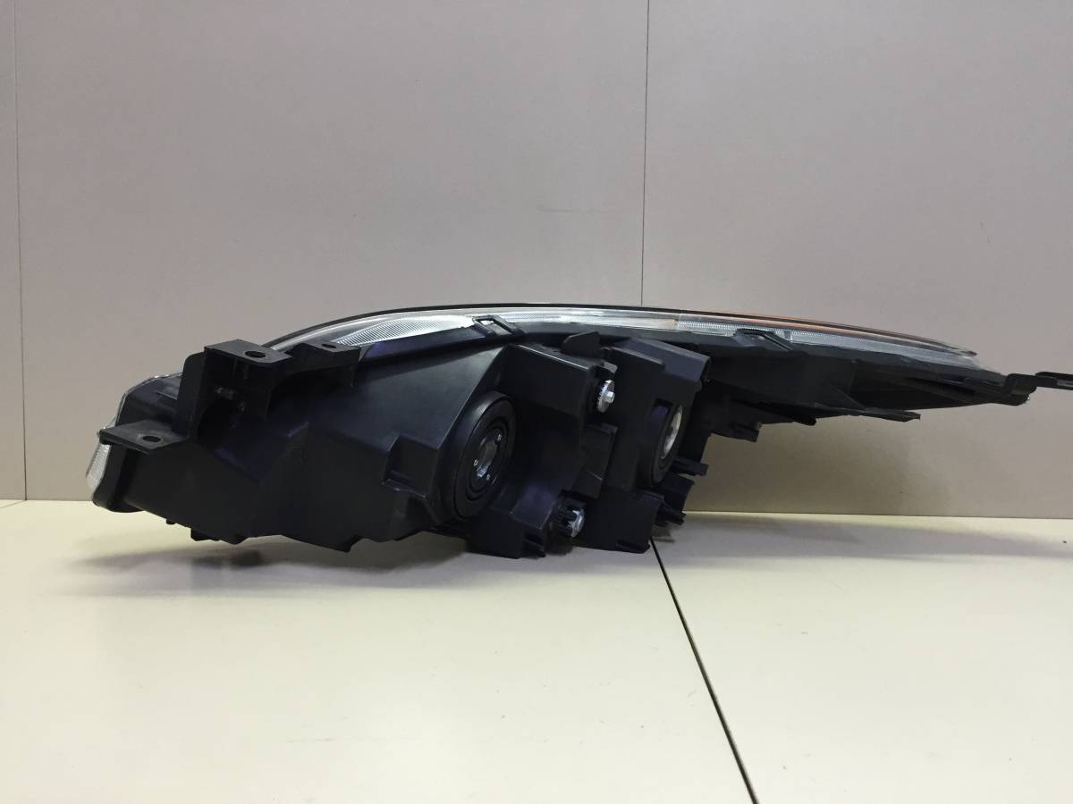Фара правая Mazda Mazda 3 (BL) 2009-2013