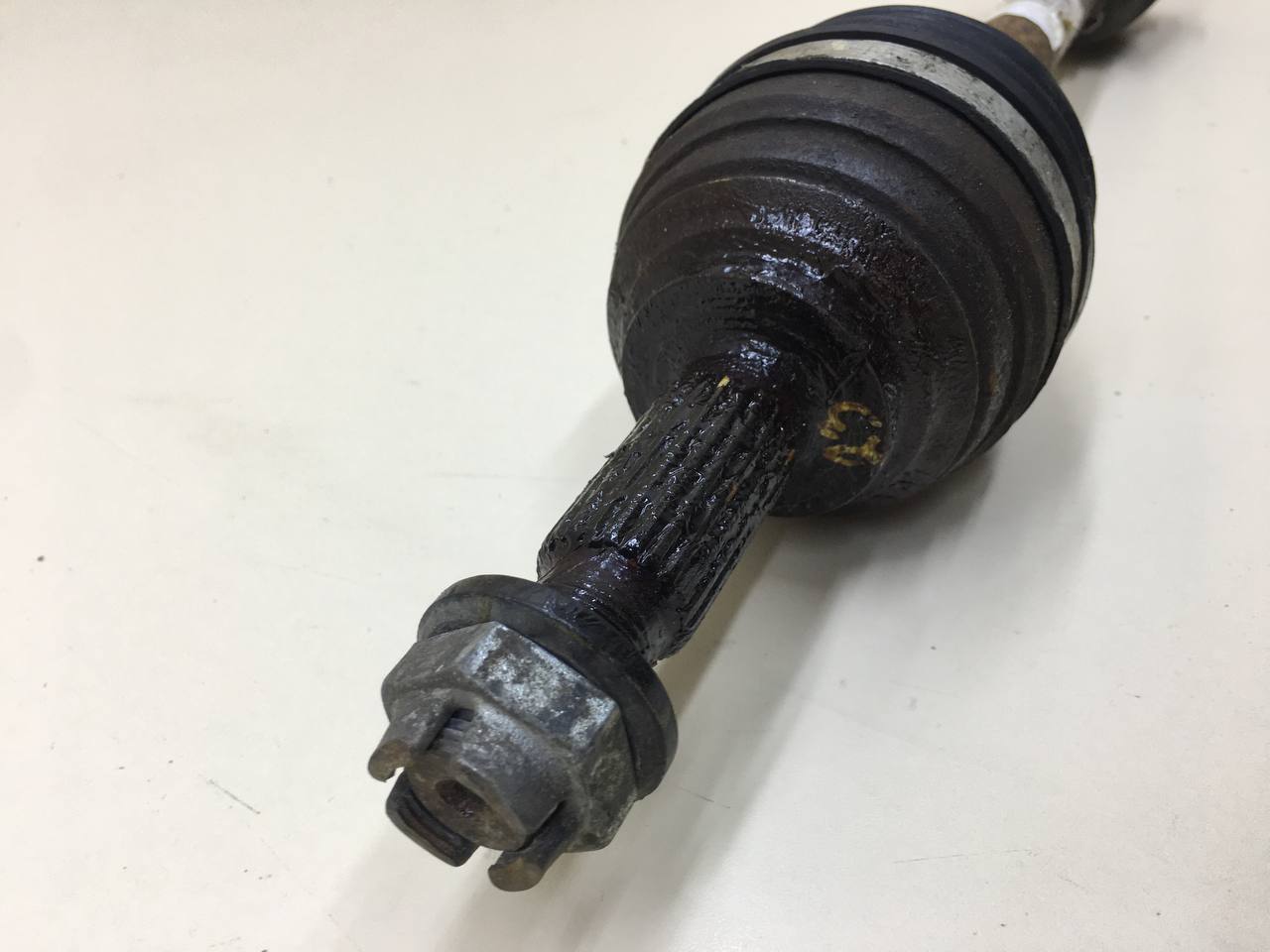 Полуось передняя левая Renault Megane (2) 2002-2009 Полуось передняя левая Renault Megane (2) 2002-2009