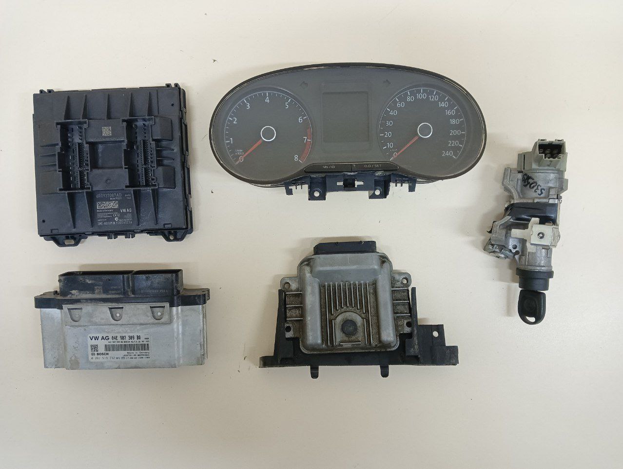 Блок управления двигателем Volkswagen Polo (MK5) 2011-2020
