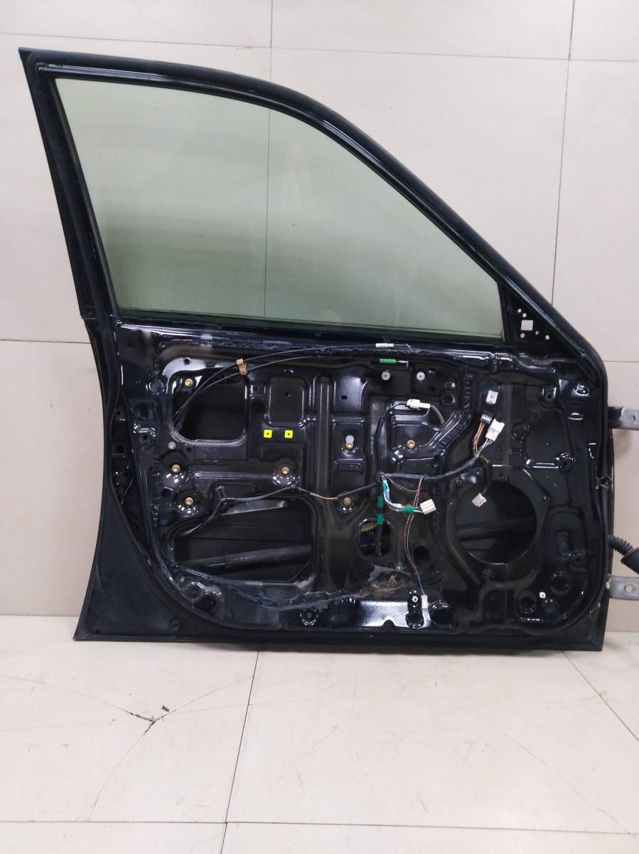 Дверь передняя левая Lexus IS 200/300 1999-2005