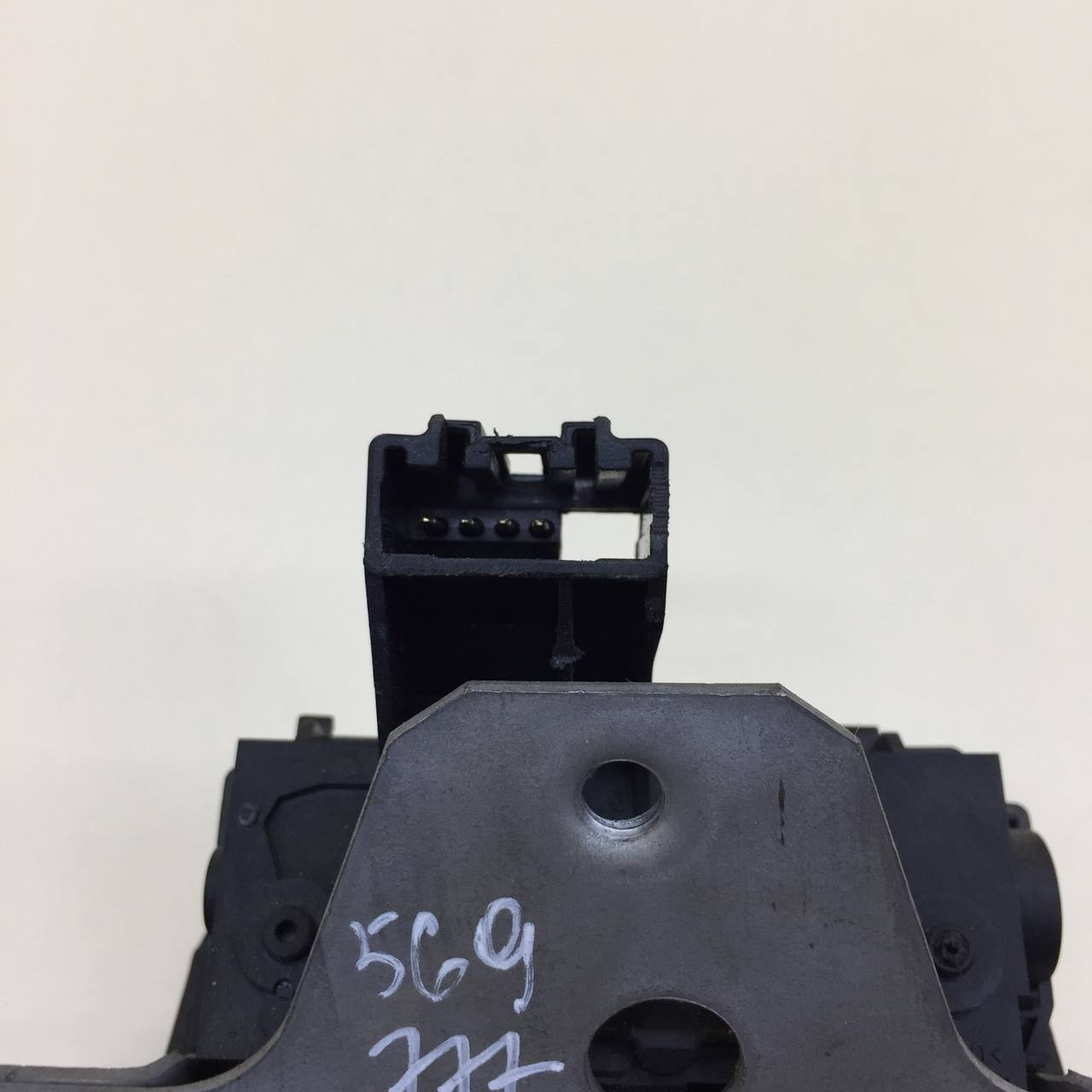 Замок багажника Ford Focus 3 2011>