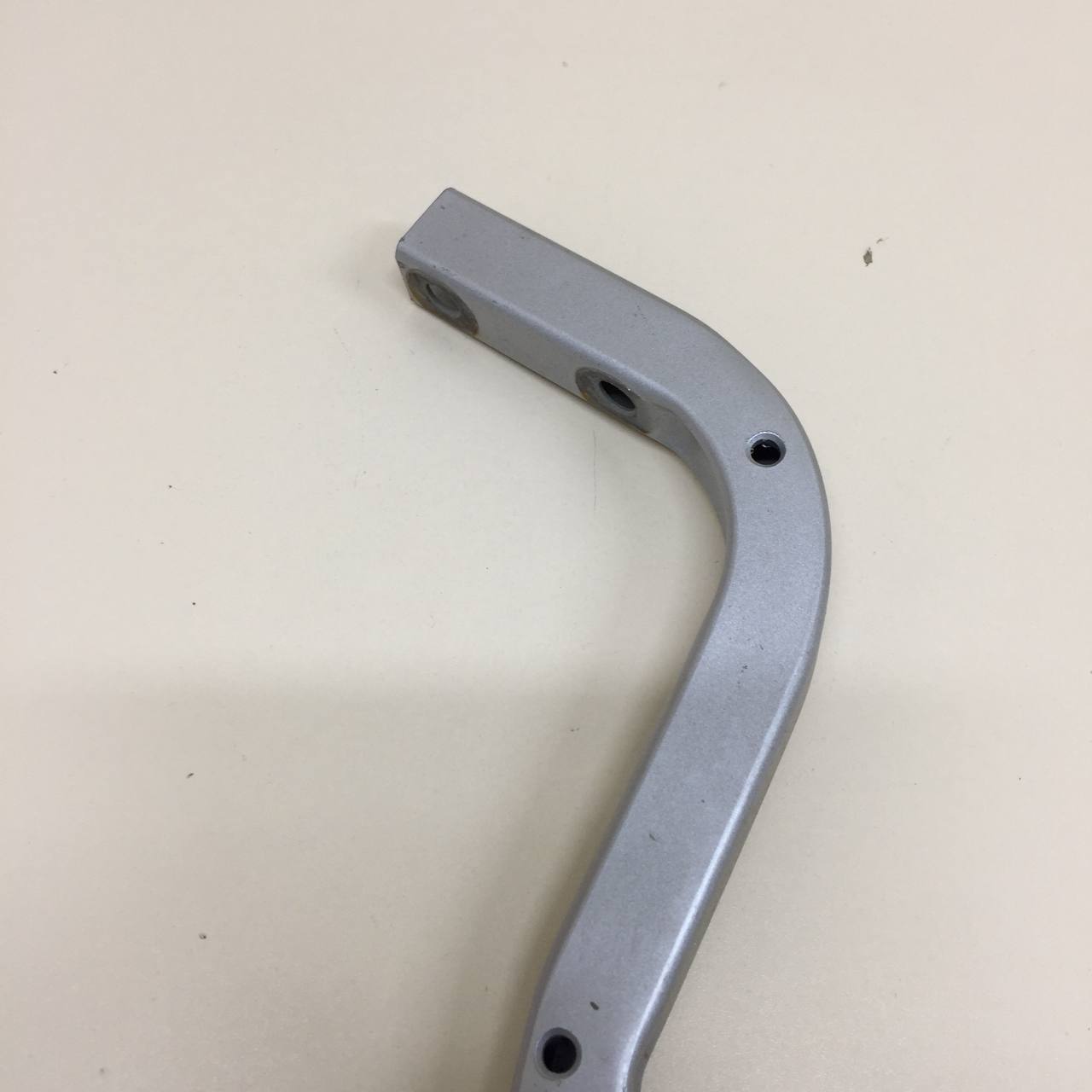 Петля крышки багажника Renault Logan (1) 2005-2014 Петля крышки багажника Renault Logan (1) 2005-2014