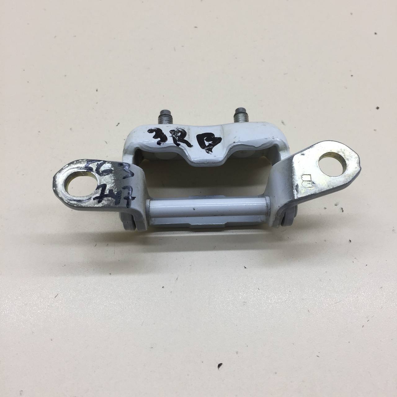 Петля двери задней правой верхняя Nissan Almera 3 (G11, G15) 2012>