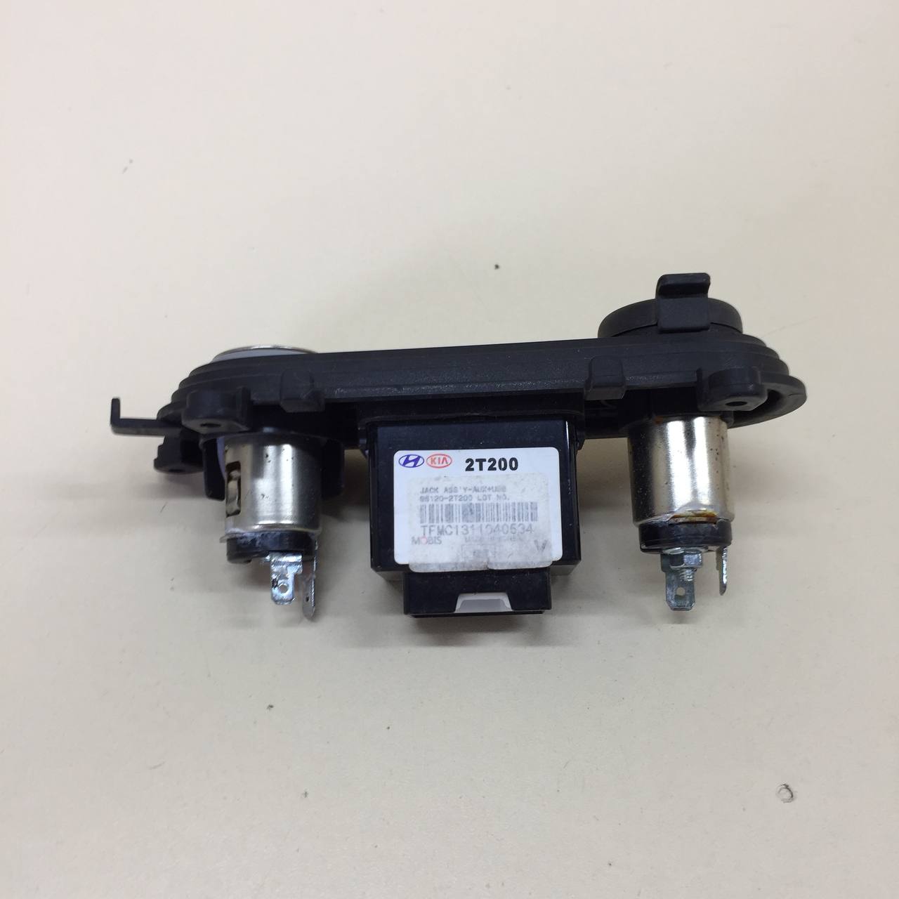 Разъем (USB AUX) Kia Optima 3 (TF) 2010-2015 Разъем (USB AUX) Kia Optima 3 (TF) 2010-2015