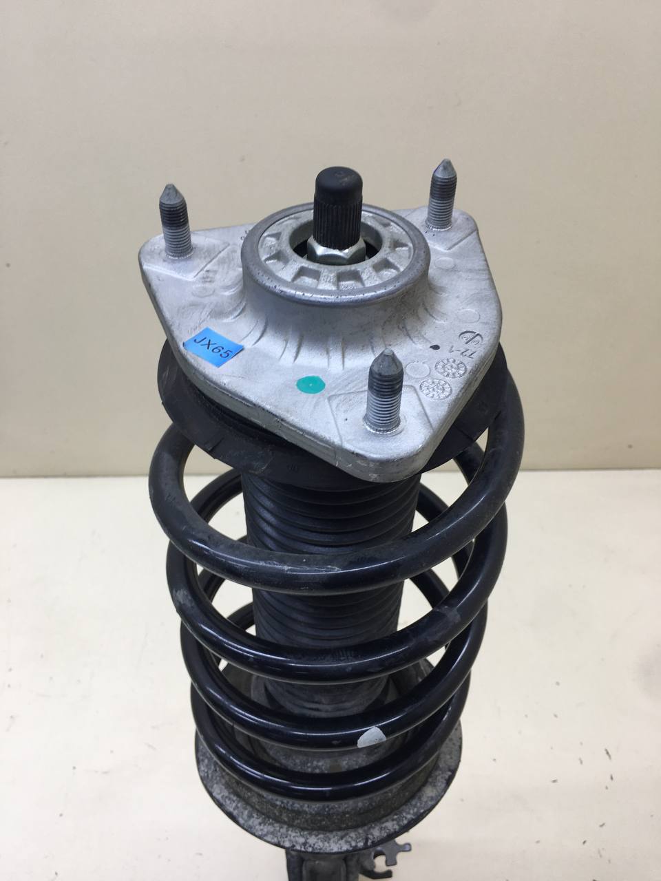 Амортизатор передний правый Jetour Dashing 2022>