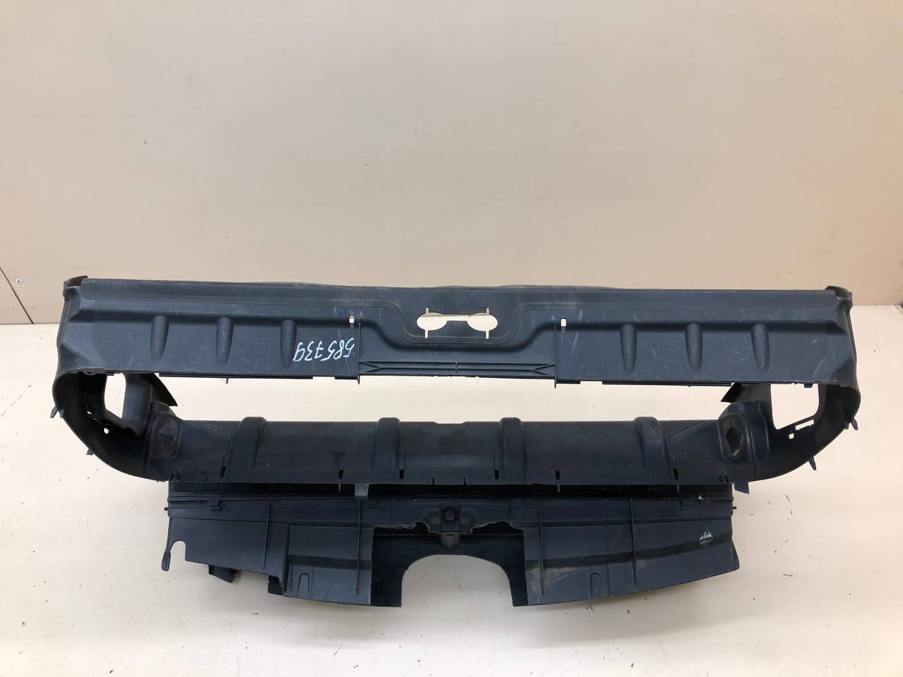 Воздухозаборник (внутри) BMW 7-Series F01,F02  2008-2015