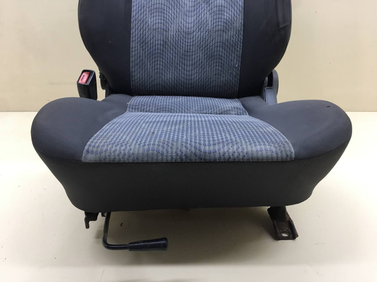 Сиденье переднее левое Daewoo Nexia (N150) 2008-2016 Сиденье переднее левое Daewoo Nexia (N150) 2008-2016