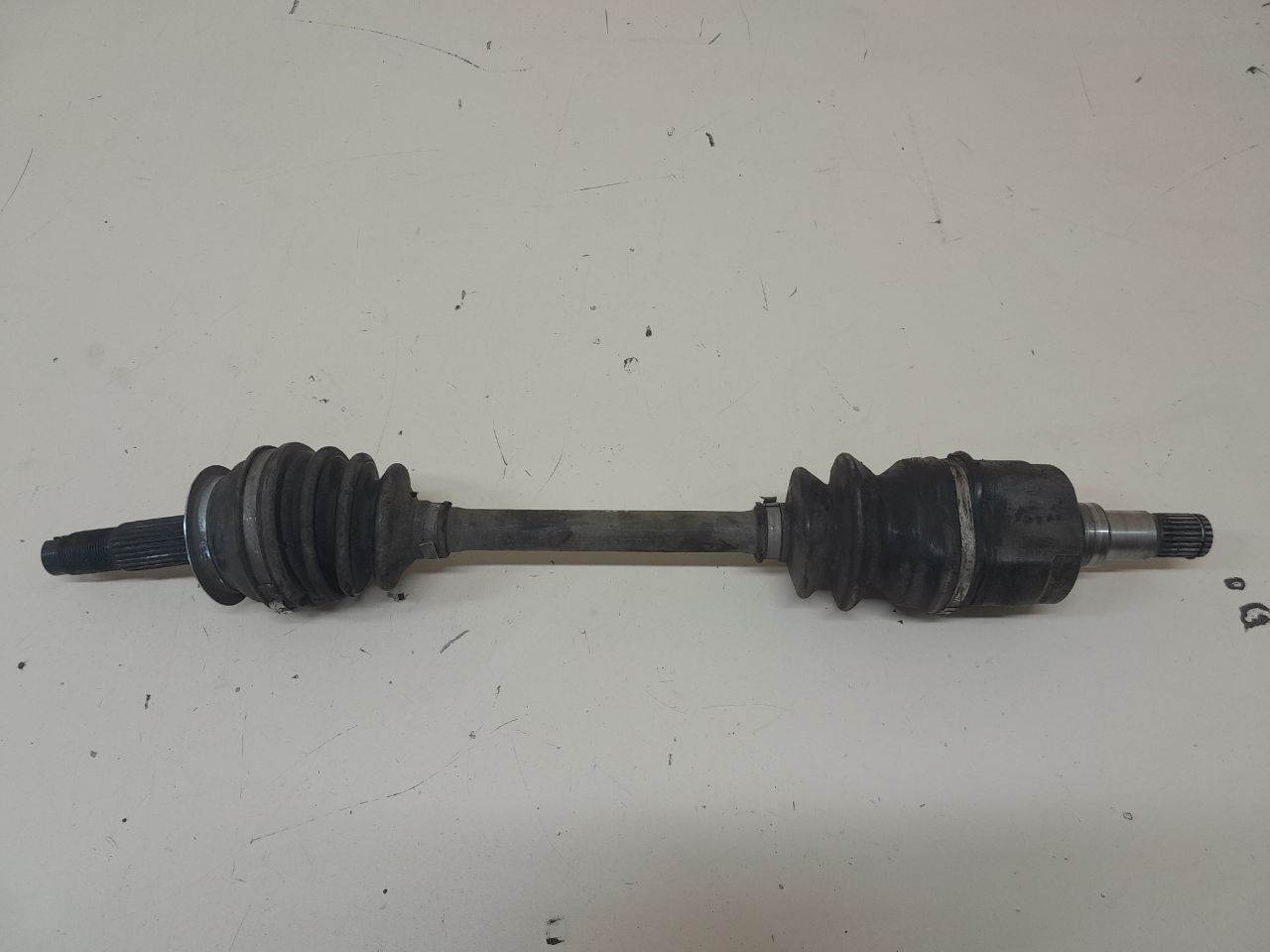 Полуось передняя левая Chevrolet Cobalt (T250) 2011-2015 Полуось передняя левая Chevrolet Cobalt (T250) 2011-2015