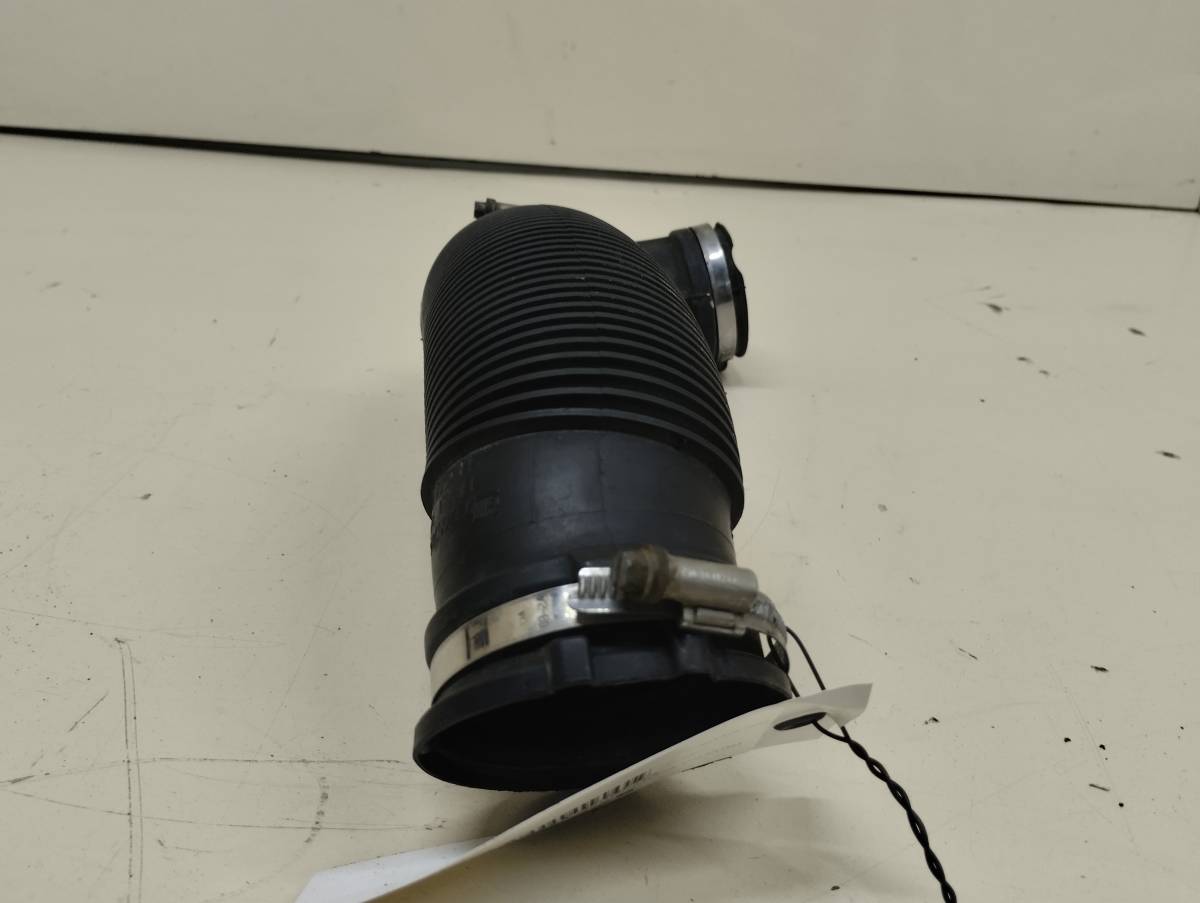 Патрубок воздушного фильтра Opel Astra J 2010-2017