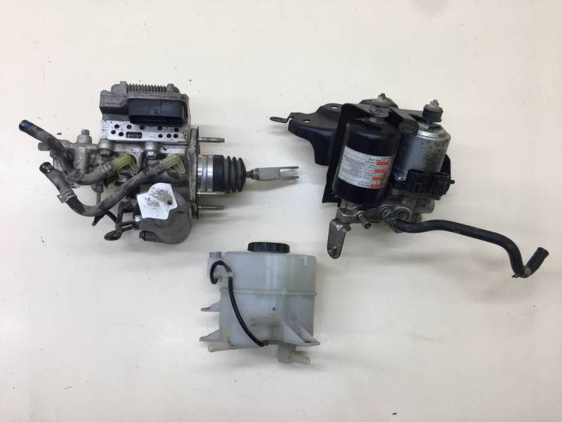 Блок ABS (насос) Toyota Rav 4 (XA40) 2013-2019 Блок ABS (насос) Toyota Rav 4 (XA40) 2013-2019