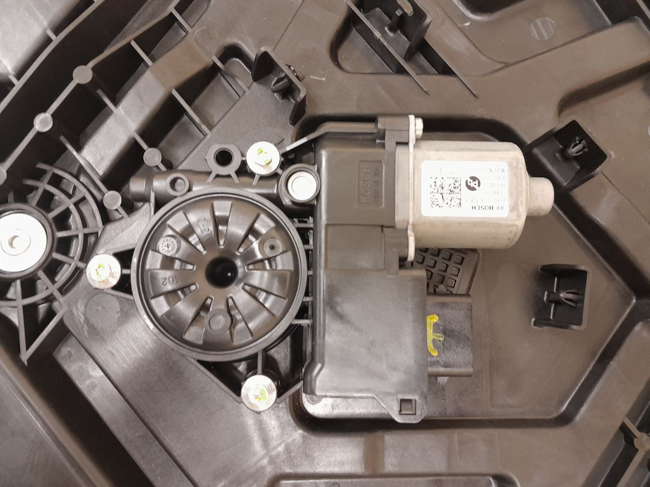 Стеклоподъемник электр. передний левый Kia Xceed 2019-2023